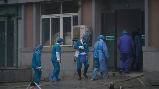 China tem 9ª morte provocada pelo coronavírus; já são mais de 400 casos