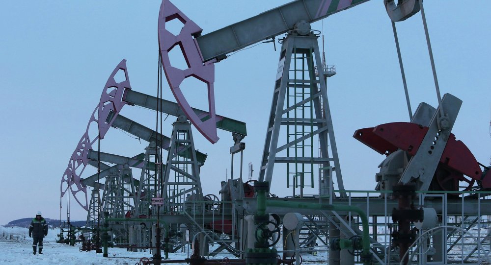 Trump diz esperar acordo entre Rússia e sauditas sobre petróleo em breve; preços do barril saltam